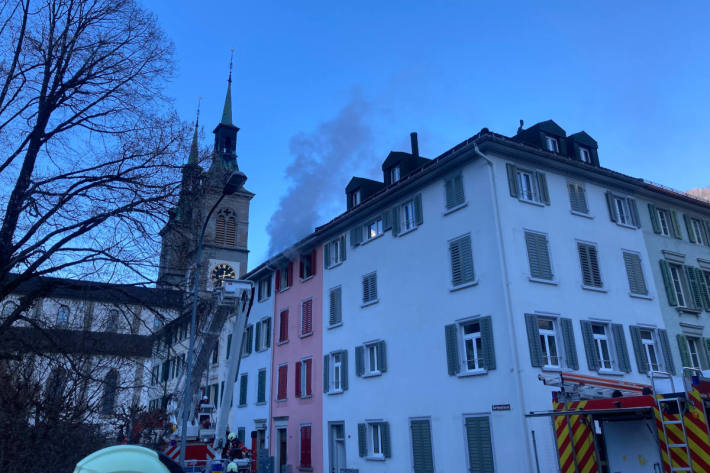 Brand in Glarus: Wohnhaus unbewohnbar, zwei Bewohner verletzt