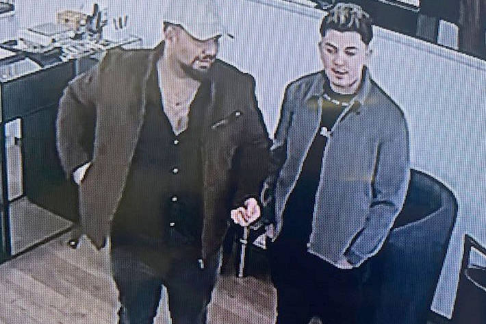 Diese zwei Männer werden wegen Trickbetruges gesucht.