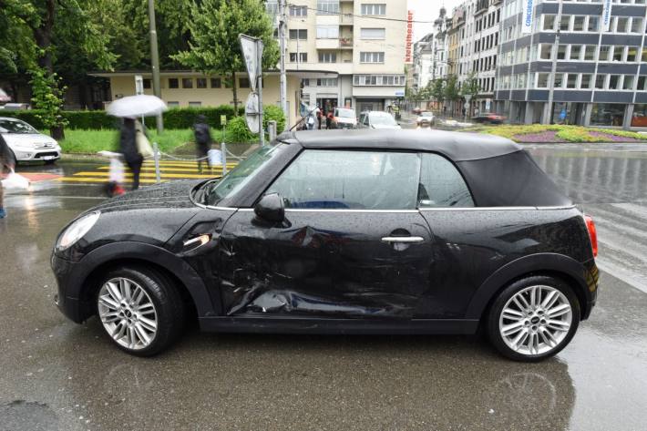 Gestern kam es in der Stadt Luzern zu einer Kollision zwischen zwei Autos.