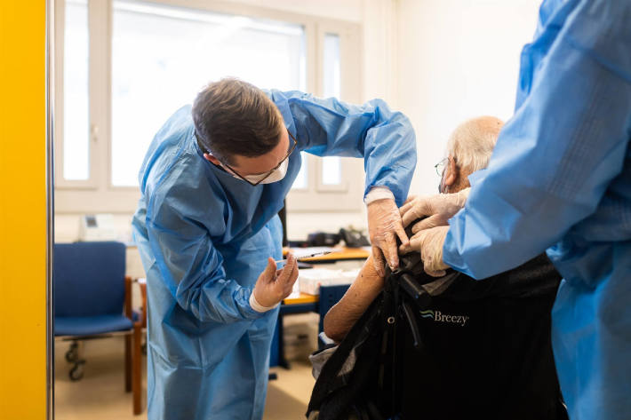 Corona-Impfungen in Graubünden sind angelaufen