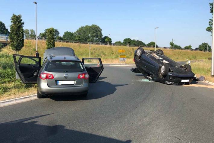 Pkw überschlägt sich in Münster