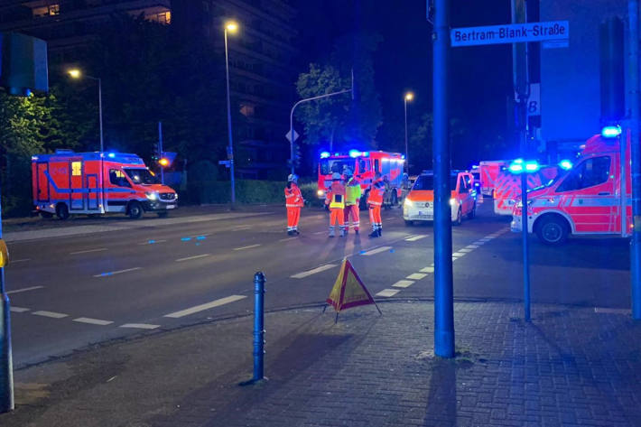 Brand in Wohn- und Pflegekomplex im Stadtteil Refrath in Bergisch Gladbach