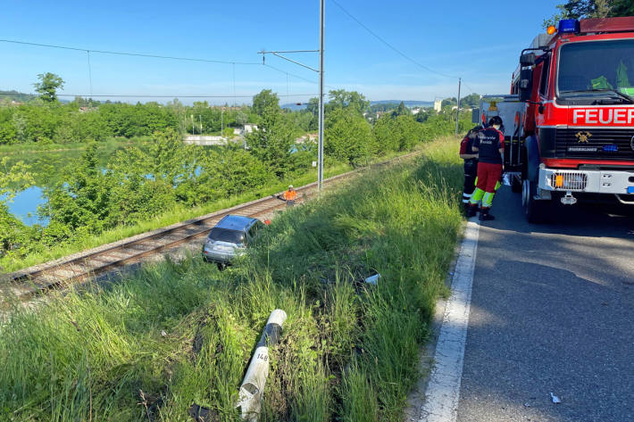 Ein beteiligtes Fahrzeug kam beim Unfall von der Strasse in Hohentannen ab