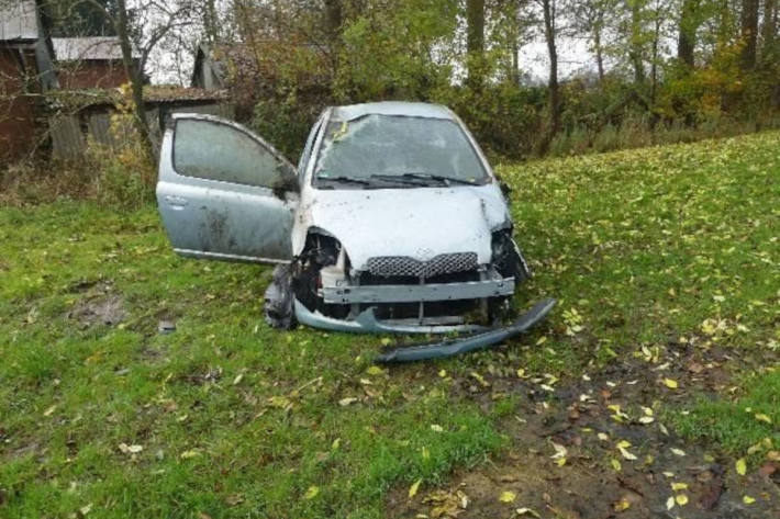 Das Fahrzeug musste abgeschleppt werden.