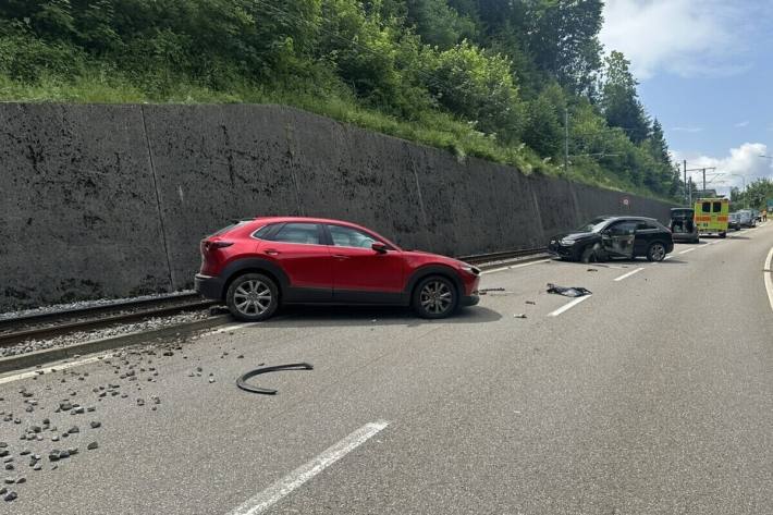 Frontalkollision auf Teufenerstrasse