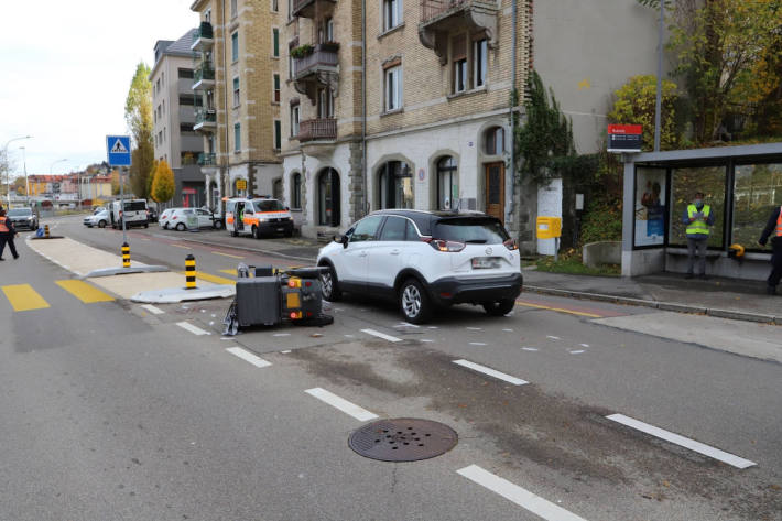 Mit Kleinmotorrad in Auto gekracht in St.Gallen