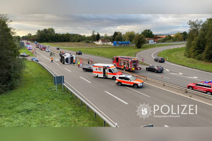 Lkw Unfall auf der B9 bei Oggersheim