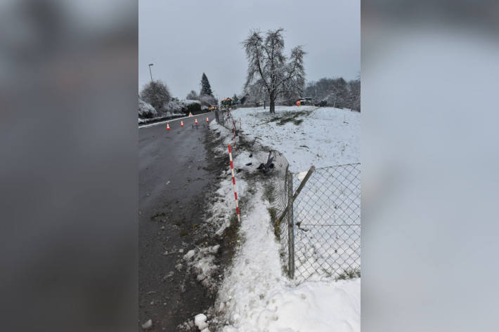 Auto schleuderte rund 70 Meter weit von der Strasse