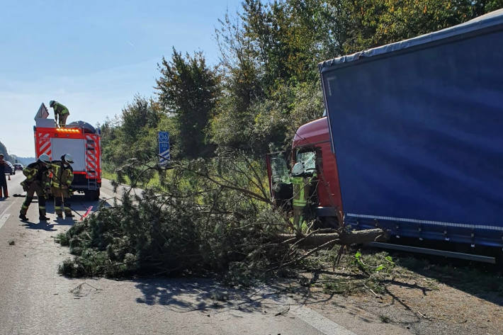 Medizinischer Notfall führt zu Unfall auf der Autobahn A6