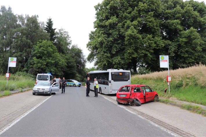 ie Polizei beschlagnahmte die Autos und Führerscheine der beiden Tatverdächtigen