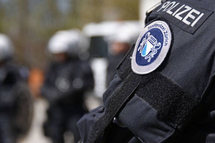 Unfriedlicher Ordnungsdienst (Symbolbild)