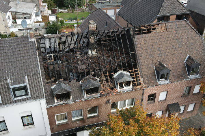 Das Gebäude ist nach dem Brand unbewohnbar.
