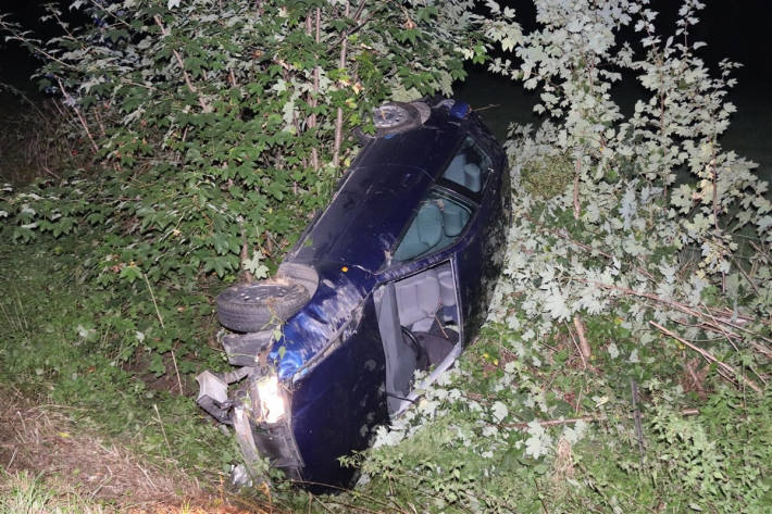 Auto überschlägt sich in Willebadessen