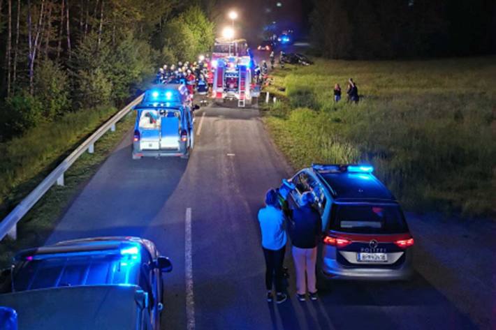 Frontalzusammenstoß mit Gegenverkehr in Niederkappel