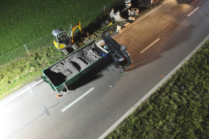 Der 66-jährige Mann prallte beim Unfall in eine Baustellenmulde.