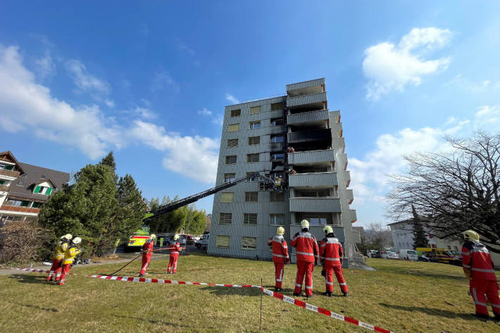  Brand in Mehrfamilienhaus