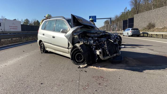 Unfall auf der Autobahn A6 bei Kaiserslautern verursacht und geflüchtet