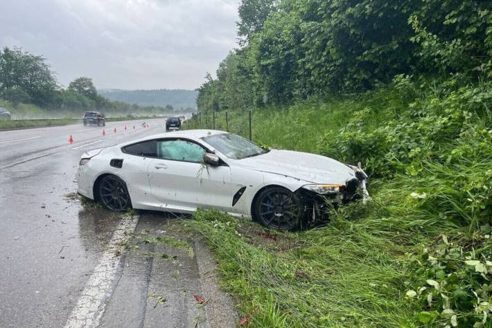 Das Auto wurde stark beschädigt