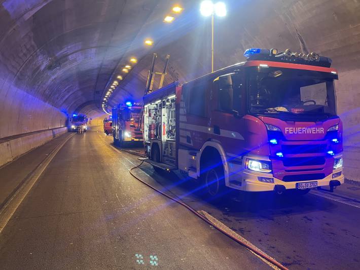 Verkehrsunfall mit einem LKW auf der Autobahn