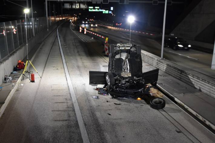 Heftiger Verkehrsunfall auf der A2 bei Hergiswil NW.