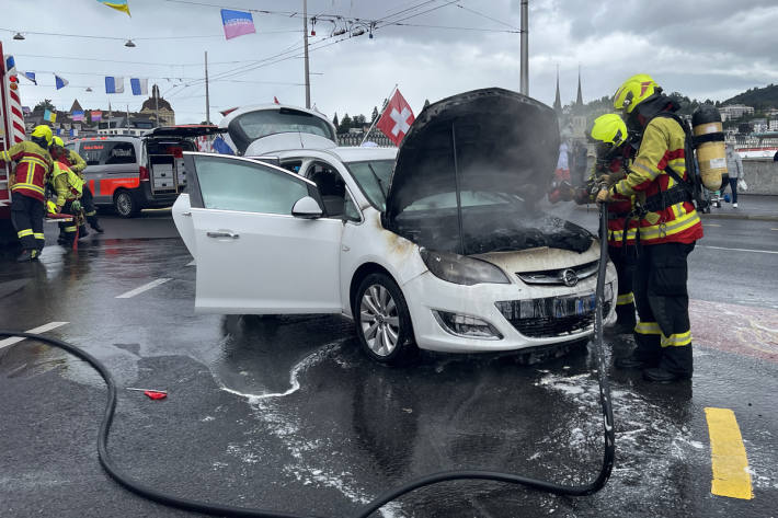 Fahrzeugbrand auf der Seebrücke