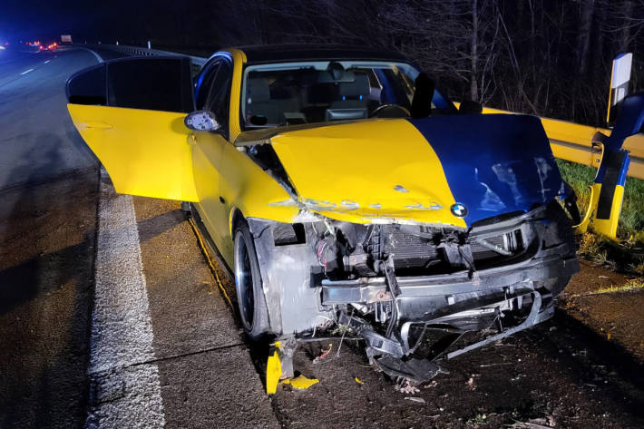 Auslaufende Betriebsmittel nach Verkehrsunfall mit Folgeunfall auf der A3