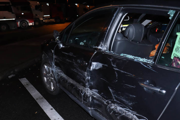  In Fahrtrichtung Dortmund sei der Lkw-Fahrer in Höhe des Kreuzes Bochum von einem Pkw gerammt worden