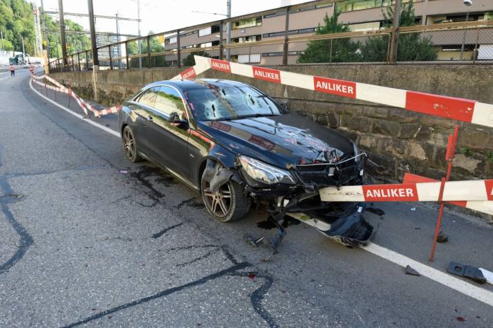 In Reussbühl LU hat der Lenker die Kontrolle über den Mercedes verloren.