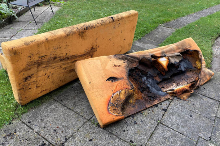 Sofa in Brand geraten in Weinfelden