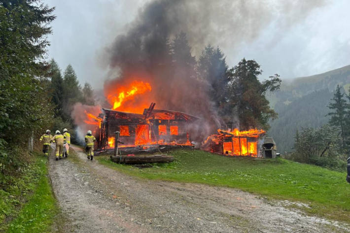 Jagdhütte bei Brand komplett zerstört