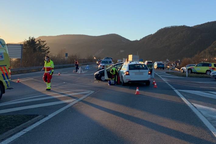 Beide Autofahrerinnen vom Unfall in Egerkingen SO mussten hospitalisiert werden.