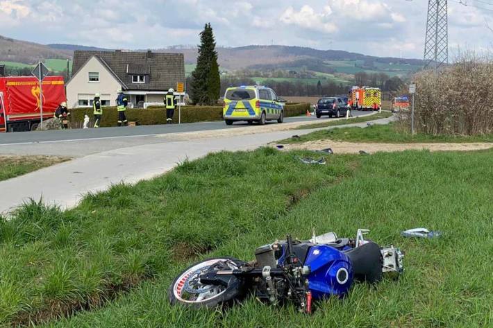Motorradfahrer verstirbt am Unfallort in Dörentrup
