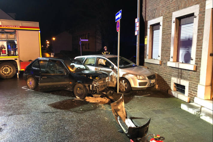 Mehrere Verletzte nach Verkehrsunfall in Eschweiler