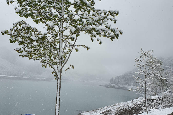 Schneefall am 5.5.2019 am Klöntalersee.