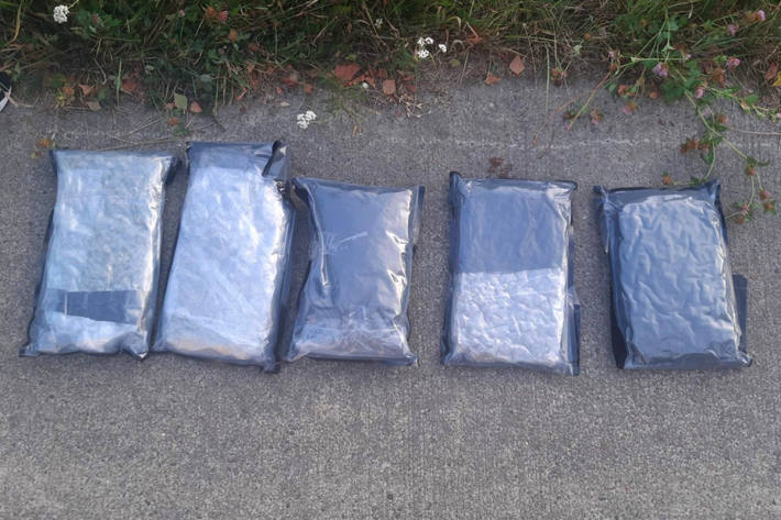 2,5 Kilo Marihuana stellten die Beamten sicher.