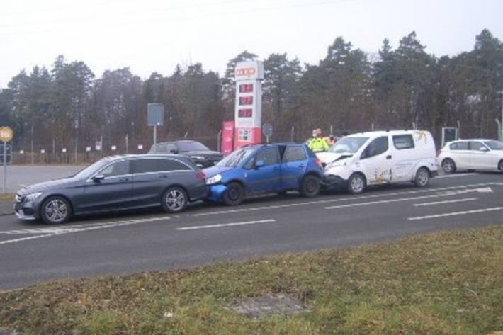 In Schattdorf UR kam es zu einer Kollision zwischen drei Fahrzeugen.