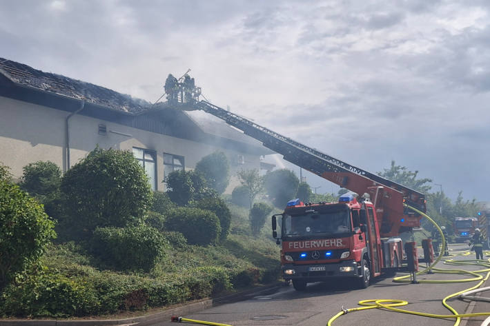 Das Feuer hatte auf die Dachkonstruktion übergegriffen.