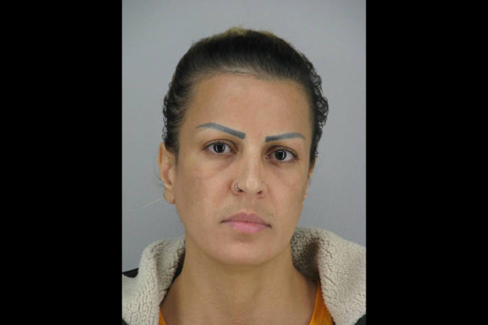 Kadija B. aus Bremen und ihre drei minderjährigen Kinder werden seit Mitte Februar vermisst. Sie hielt sich zuletzt offenbar in Kassel auf. Polizei bittet um Hinweise aus der Bevölkerung.