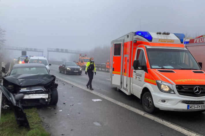 Schwerer Verkehrsunfall auf der A57 bei Moers