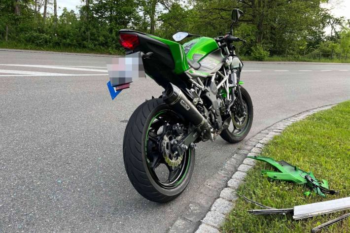 Der Motorradfahrer verletzte sich leicht.