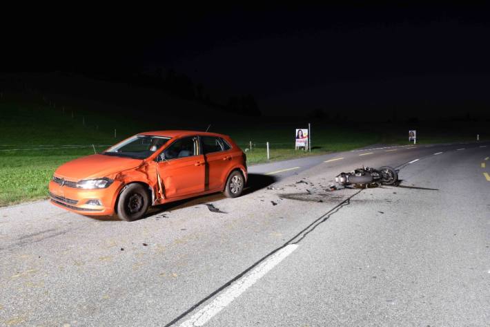 Beim Unfall in Pfaffnau verletzten sich zwei Personen.