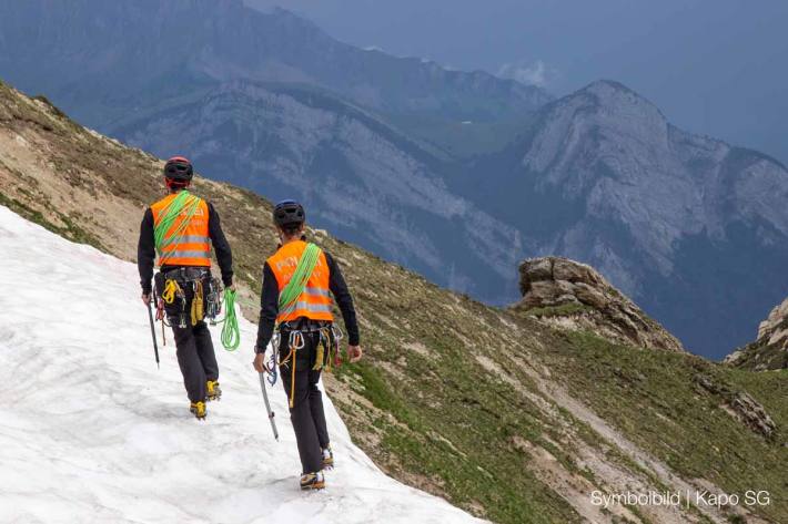 Die Alpine Einsatzgruppe der Polizei rückte vor Ort in Flumserberg aus und klärt die Unfallursache (Symbolbild)