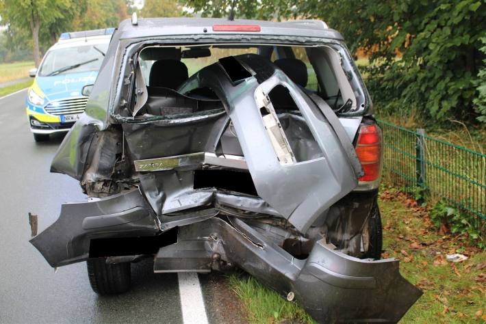 Zwei Autos haben nach Unfall nur noch Schrottwert