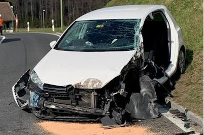 Ein Verletzter bei Verkehrsunfall in Hirzel