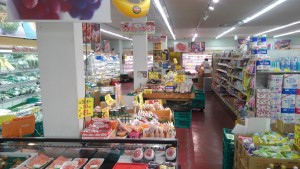 新鮮な野菜、果物多数扱っています！！