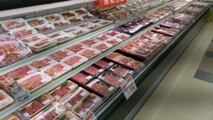 お肉売場です。