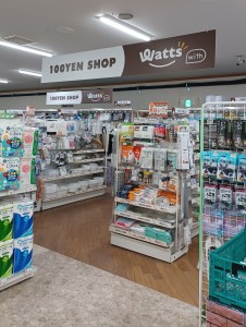 100均コーナーもございます。