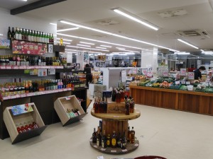 こだわりの酒、特産品も扱っています
