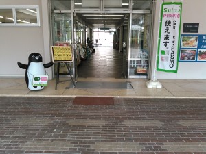 店内へは駐車場からすぐ👍歩行の不自由な方でも無理無く店内へお越し頂けます。