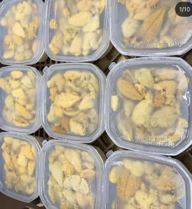 ウニの時期はこのように揃えております。